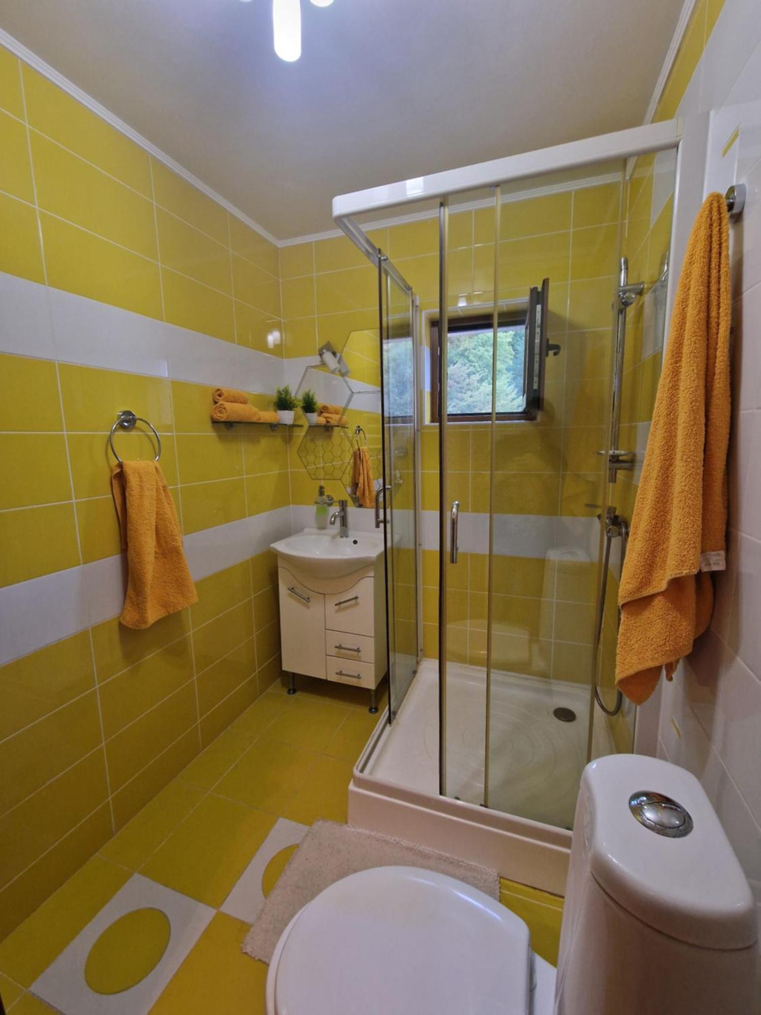Apartament Red & Yellow Slănic Moldova Cameră foto